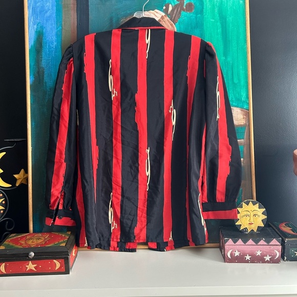 Highland Queen Vintage 80s Vibrant Red and Black Striped Shirt - Picture 9 of 16